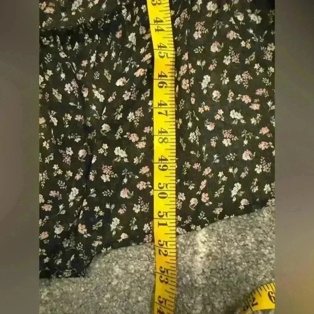 Women’s Floral Rewind Dress - Picture 7 of 9
